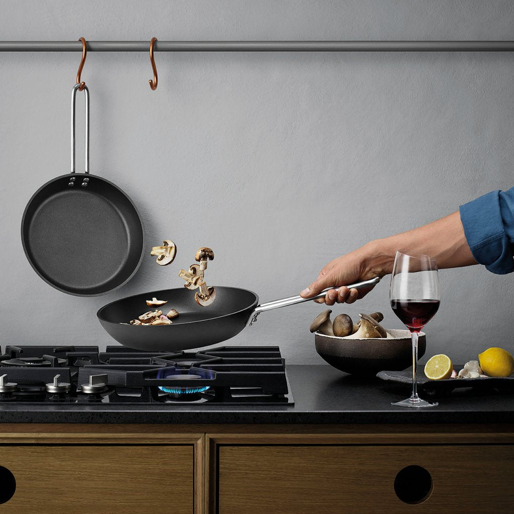 Eva Solo Non-stick stekpanna med handtag i rostfritt stål Ø 30 cm Professional Eva Solo