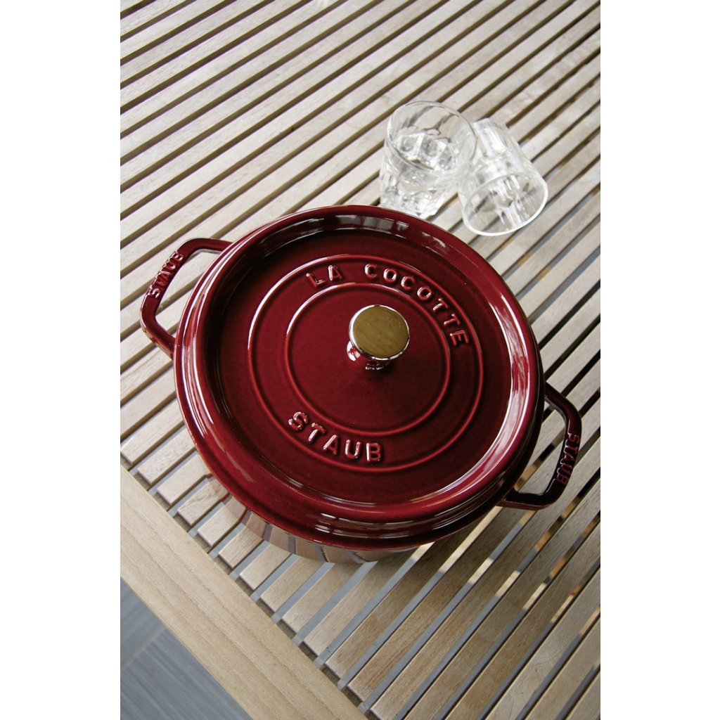 Staub Gryta COCOTTE 28 cm, med ångare, basilika, gjutjärn
