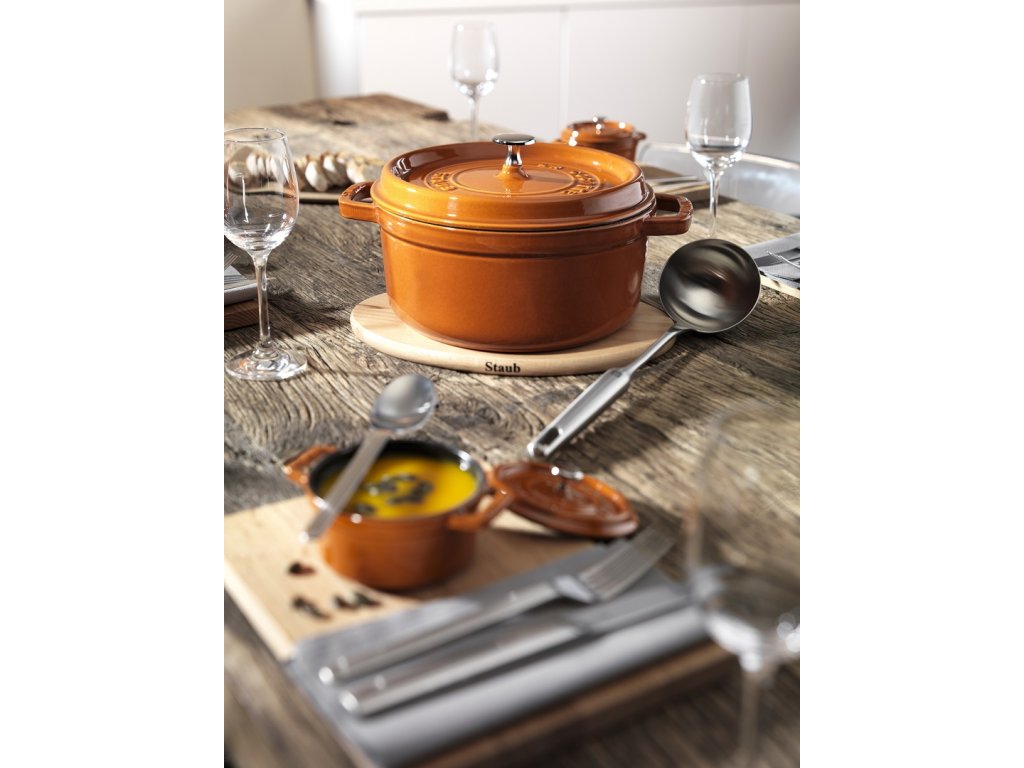 Staub Gryta COCOTTE 26 cm, med ångkokare, basilika, gjutjärn