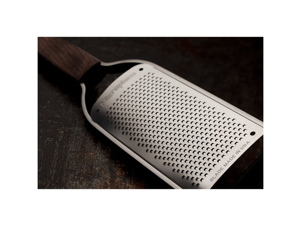 Microplane Fint rivjärn MASTER, handtag i valnöt