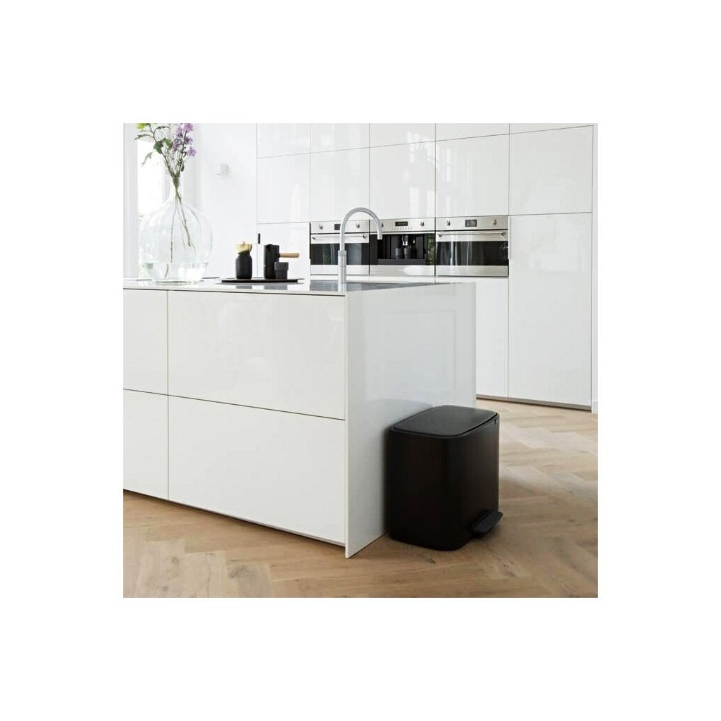 Brabantia Pedalhink BO 3 x 11 l, svart