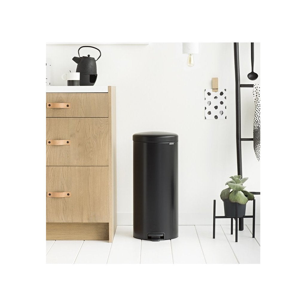 Brabantia Pedalhink NEWICON 30 l, mattsvart