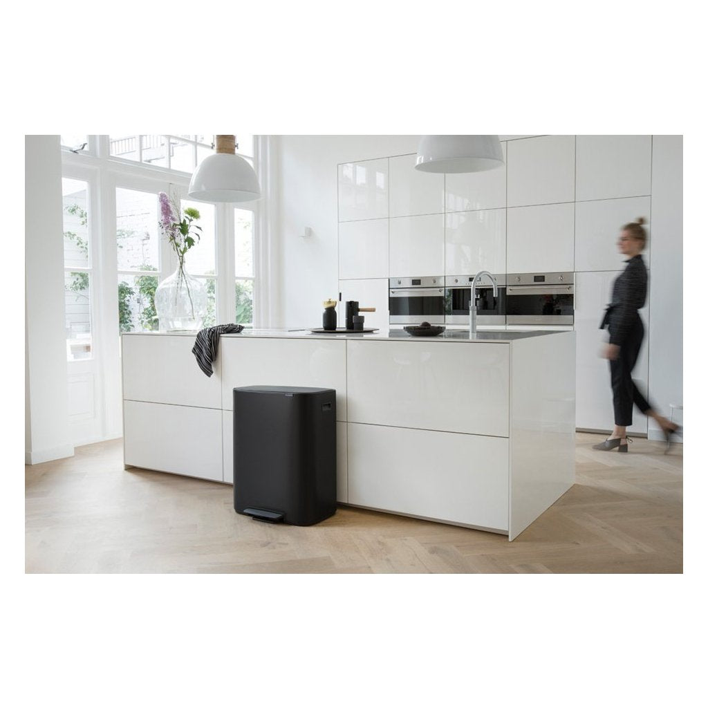 Brabantia Pedalhink BO 2 x 30 l, svart