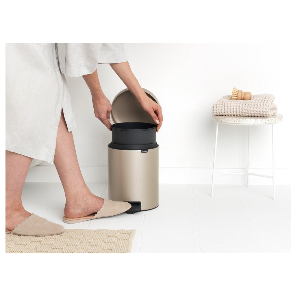 Brabantia Pedalhink NEWICON 5 l, champagne