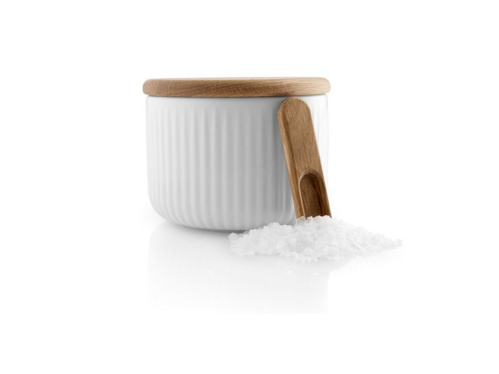 Eva Solo Saltkar LEGIO NOVA, med en sked