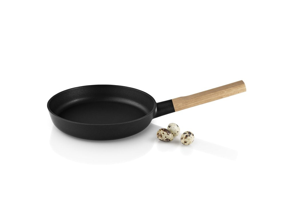Eva Solo Non-stick stekpanna NORDIC KITCHEN 24 cm, med trähandtag
