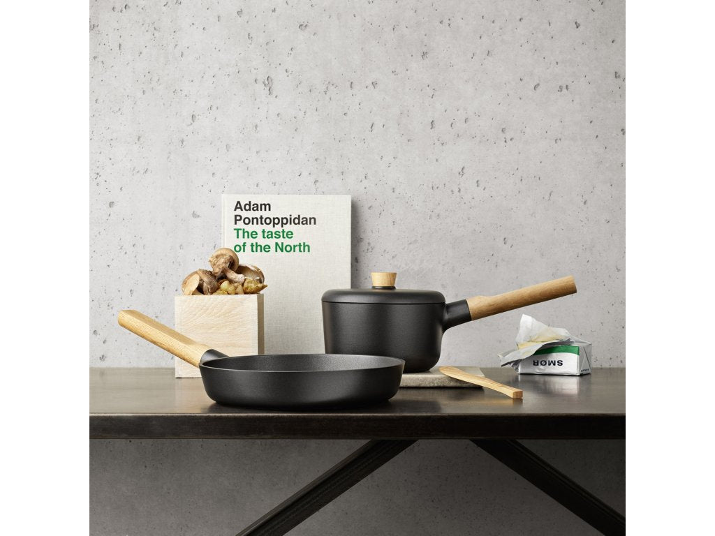 Eva Solo Non-stick stekpanna NORDIC KITCHEN 24 cm, med trähandtag