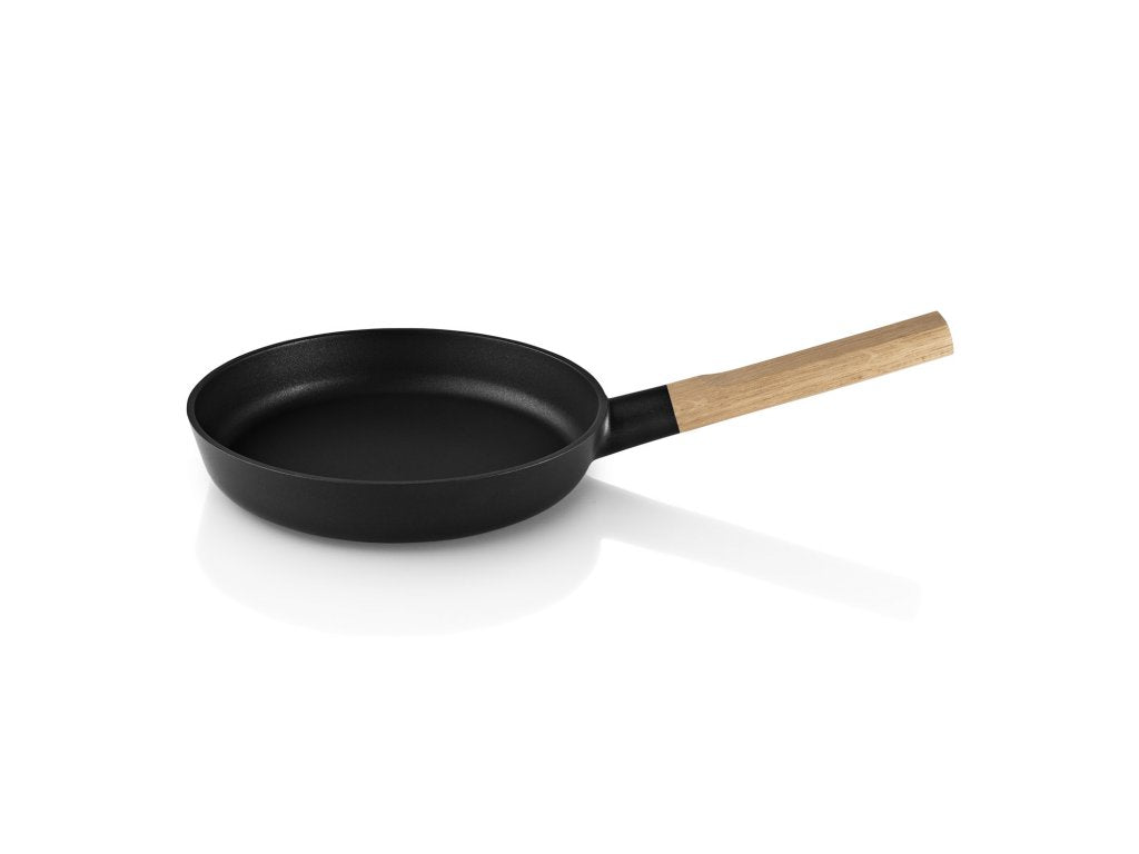 Eva Solo Non-stick stekpanna NORDIC KITCHEN 24 cm, med trähandtag
