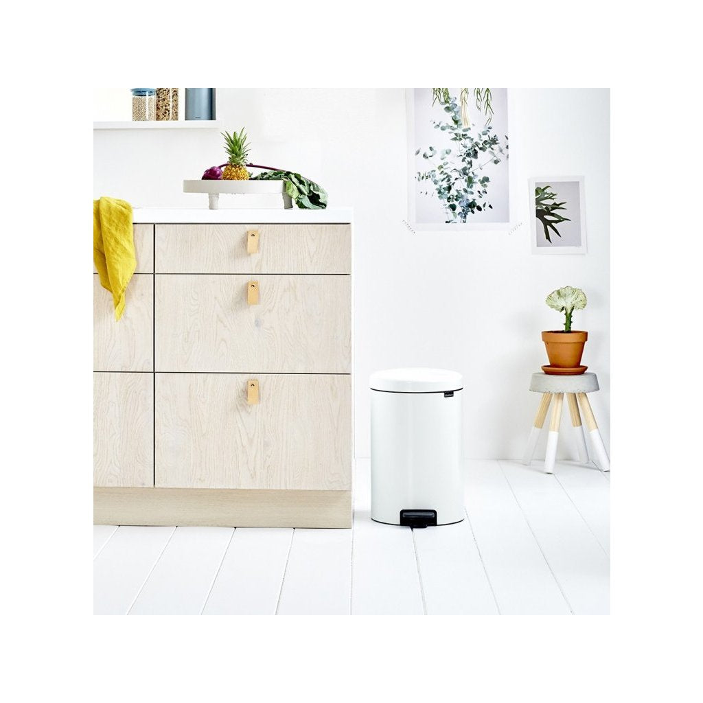 Brabantia Pedalhink NEWICON 20 l, vit