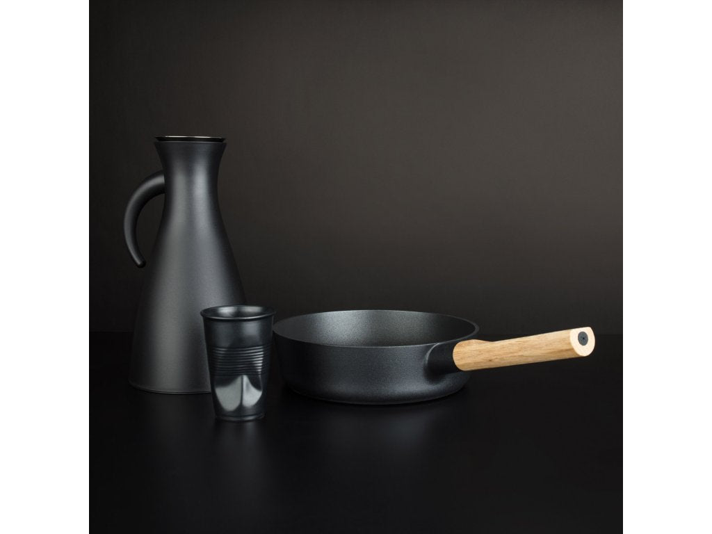Eva Solo Sautépanna NORDIC KITCHEN 24 cm, med trähandtag