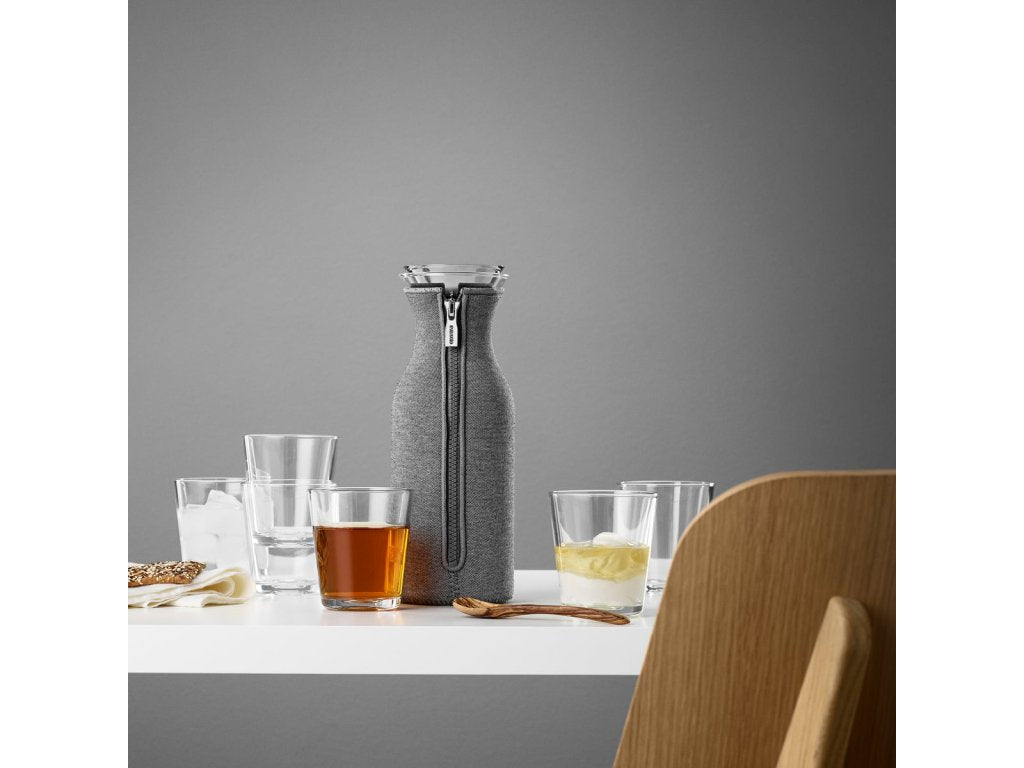 Eva Solo Vattenkaraff 1 l, med isolerande lock, grå, glas