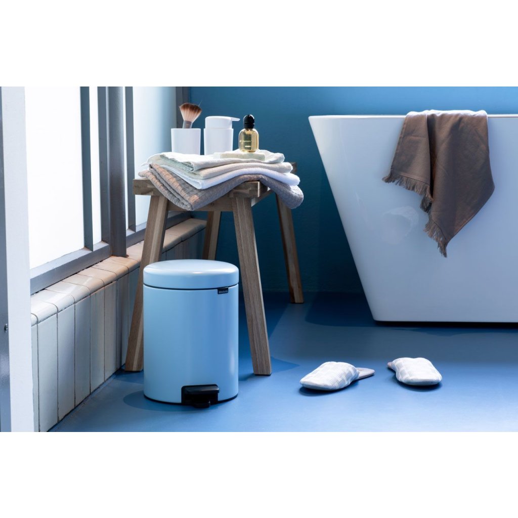 Brabantia Pedalhink NEWICON 5 l, ljusblå