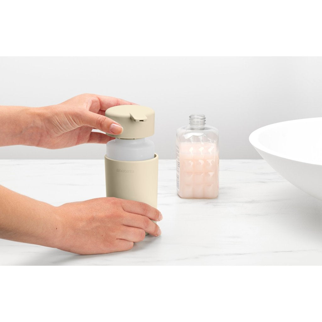 Brabantia Dispenser för flytande tvål RENEW mjuk beige