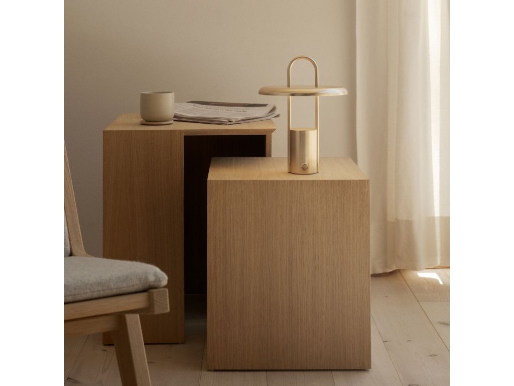 Stelton Bärbar bordslampa PIER 25 cm, LED, mässing
