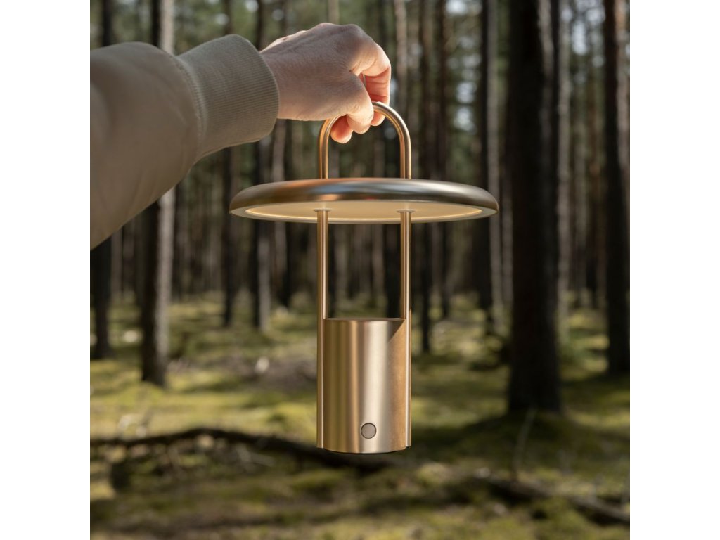 Stelton Bärbar bordslampa PIER 25 cm, LED, mässing