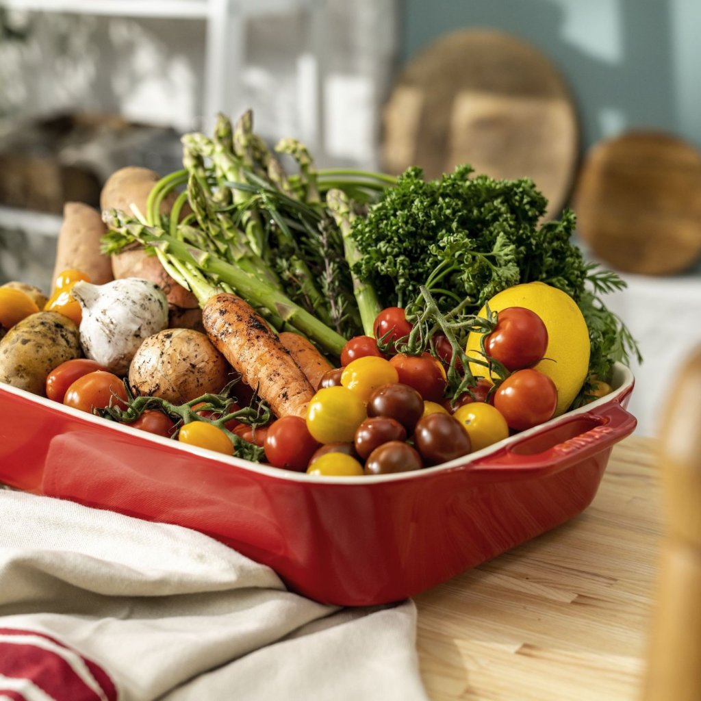 Staub Bakform 34 x 24 cm, röd, keramik