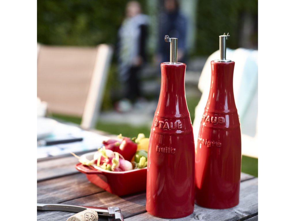 Staub Oljedispenser 250 ml, set i 2 delar, röd, keramik
