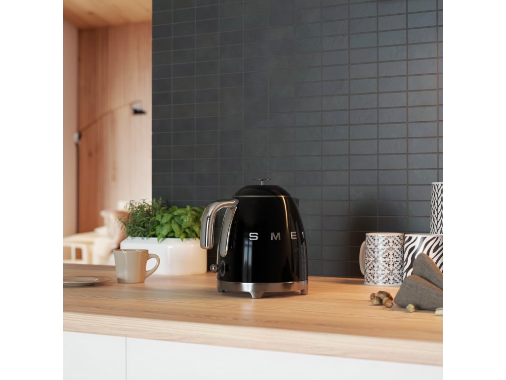 Smeg Elektrisk vattenkokare 50'S STYLE MINI KLF05BLEU, 800 ml, svart