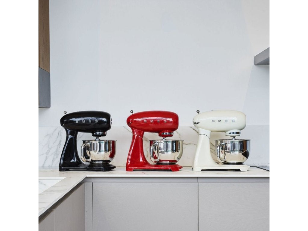 Smeg Hushållsassistent SMF03CREU, gräddvit