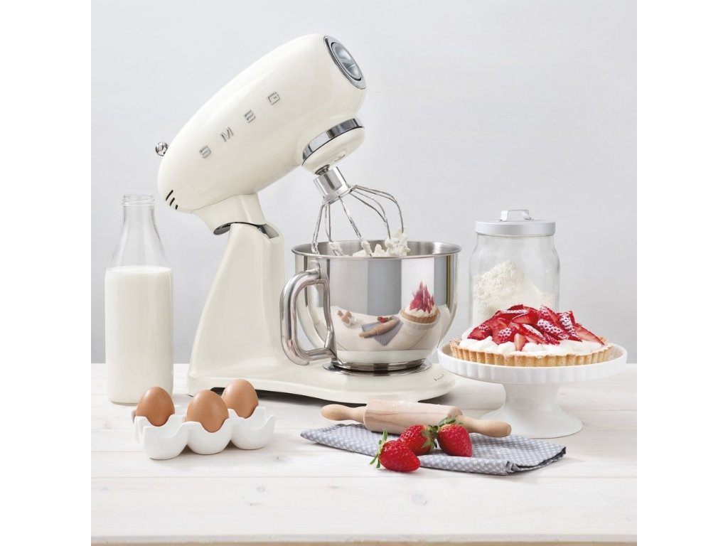 Smeg Hushållsassistent SMF03CREU, gräddvit