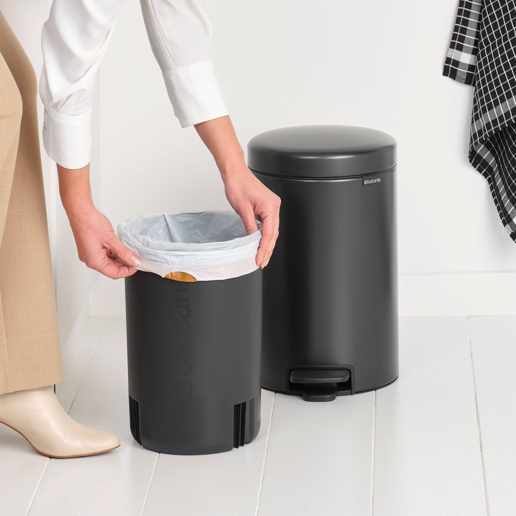 Brabantia Pedalhink NEWICON 12 l, mörk grå, stål