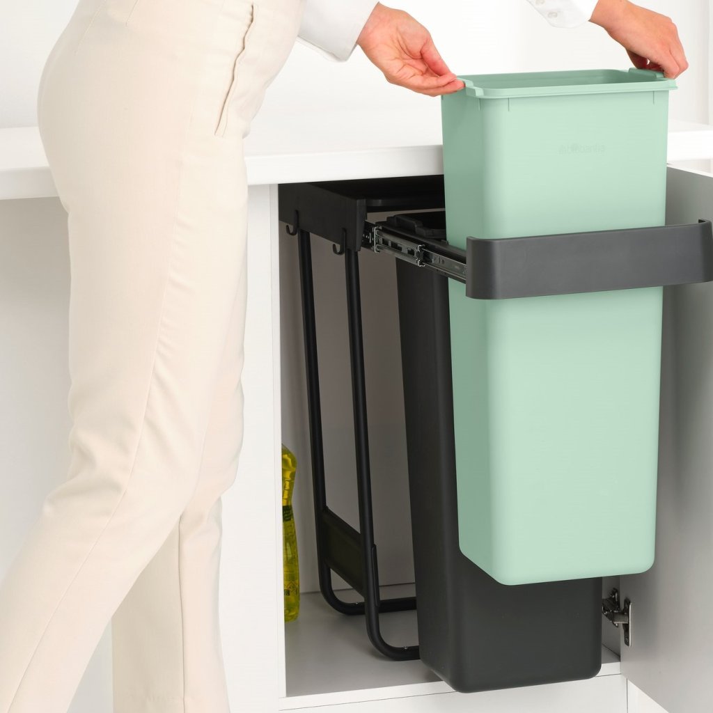 Brabantia Inbyggd avfallstunna SORT & GO 2x 30 l, mörkgrå / jadegrön, plast