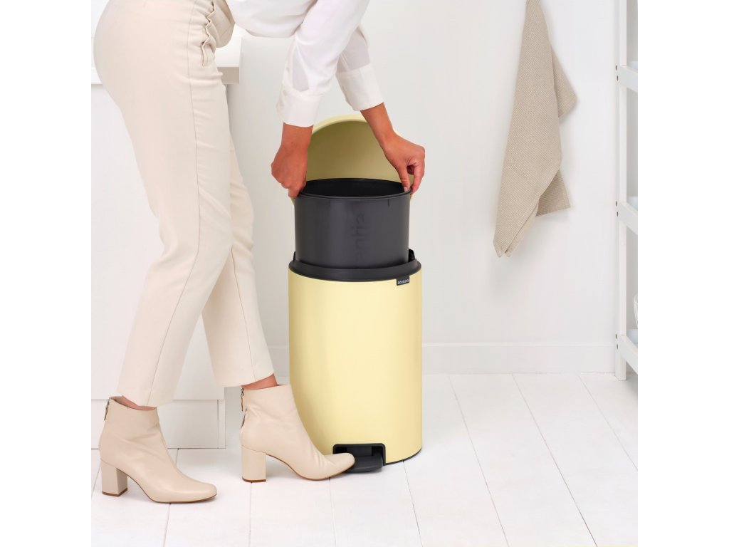 Brabantia Pedalhink NEWICON 20 l, mjuk gul, stål