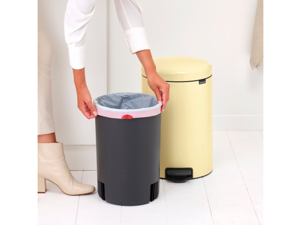 Brabantia Pedalhink NEWICON 20 l, mjuk gul, stål