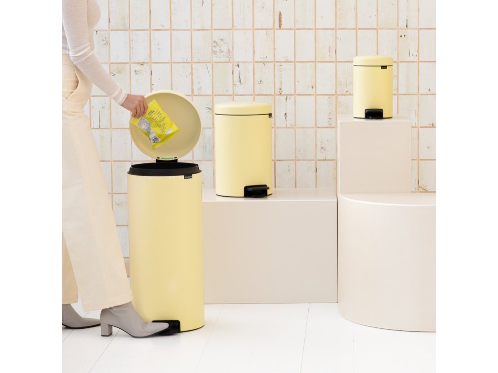Brabantia Pedalhink NEWICON 20 l, mjuk gul, stål