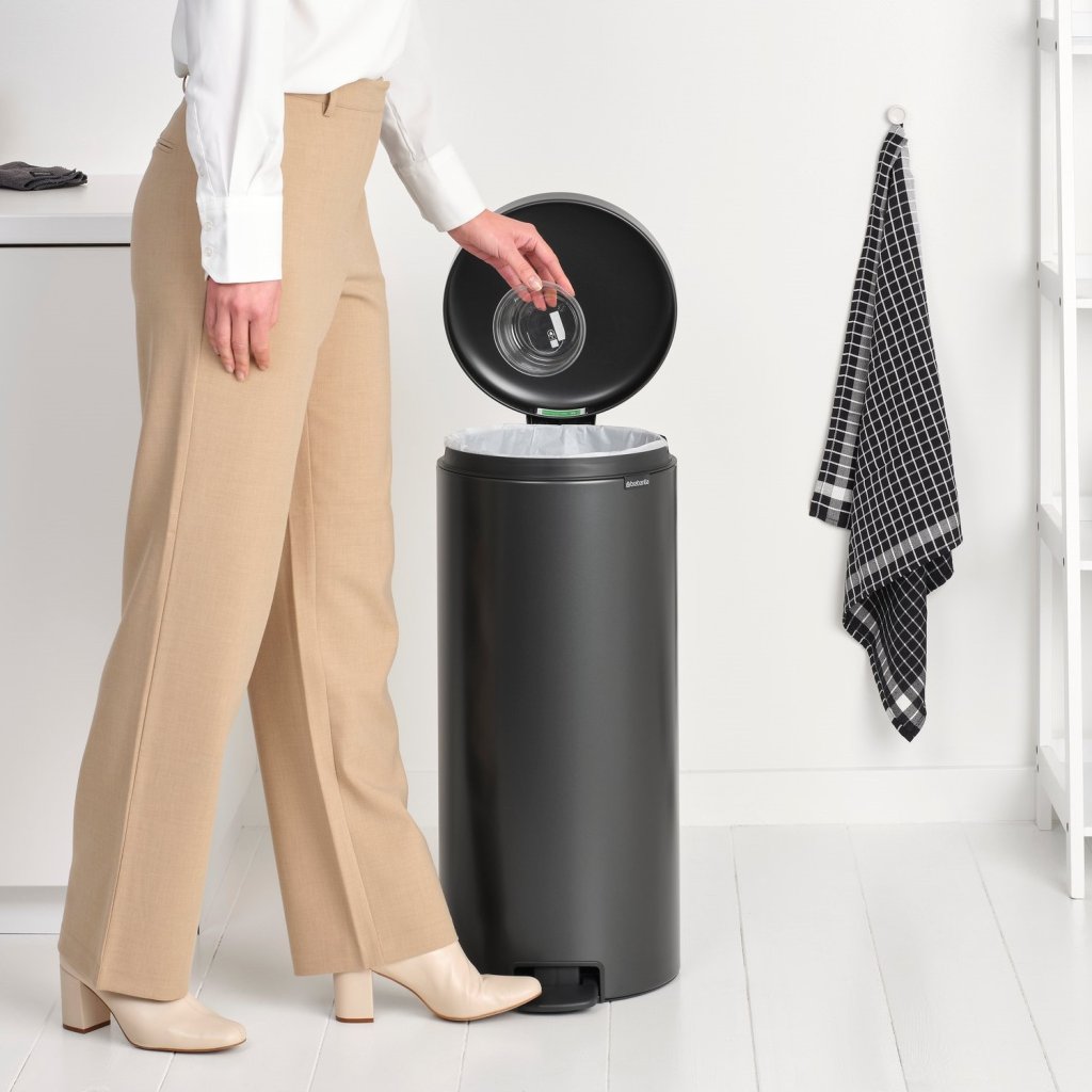 Brabantia Pedalhink NEWICON 30 l, mörk grå, stål