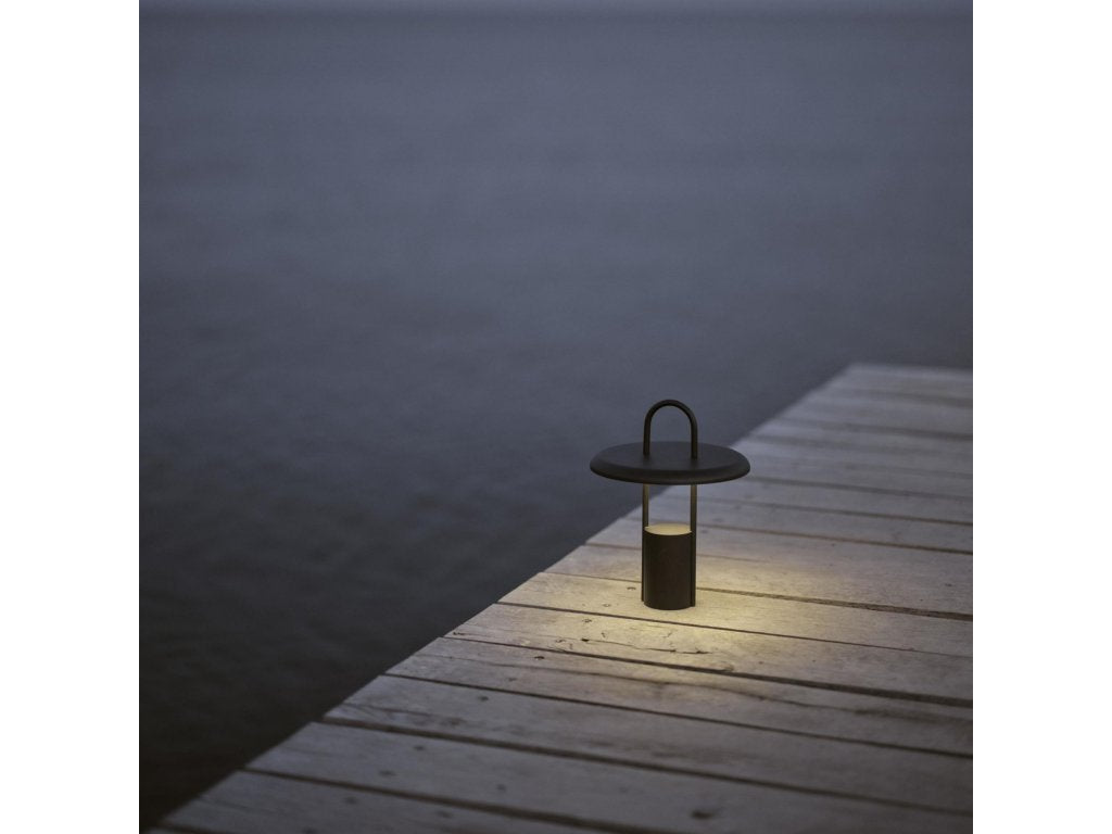 Stelton Bärbar bordslampa PIER 25 cm, LED, svart
