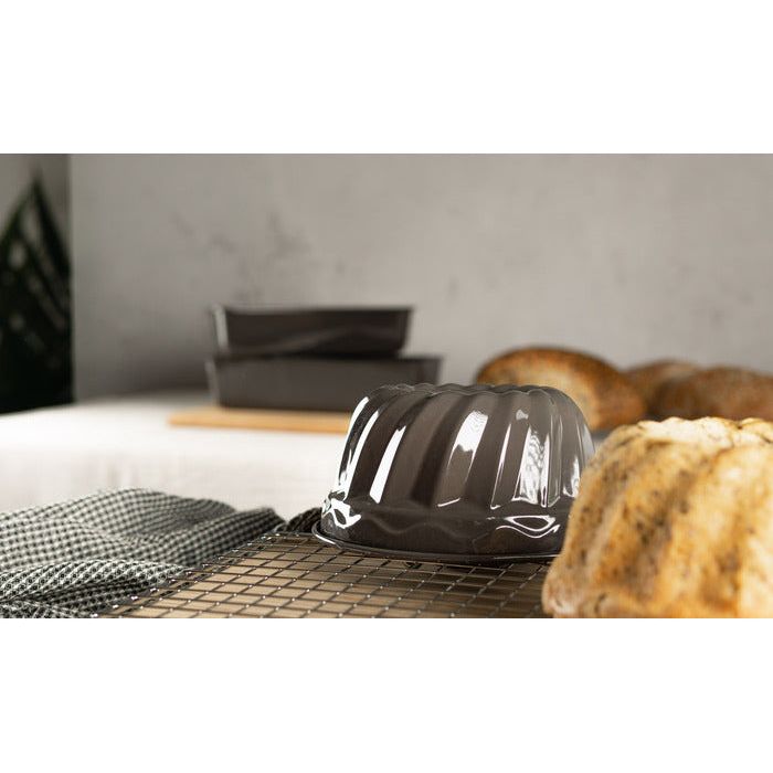 Modern House, bAYk kakeform 1L brungrå