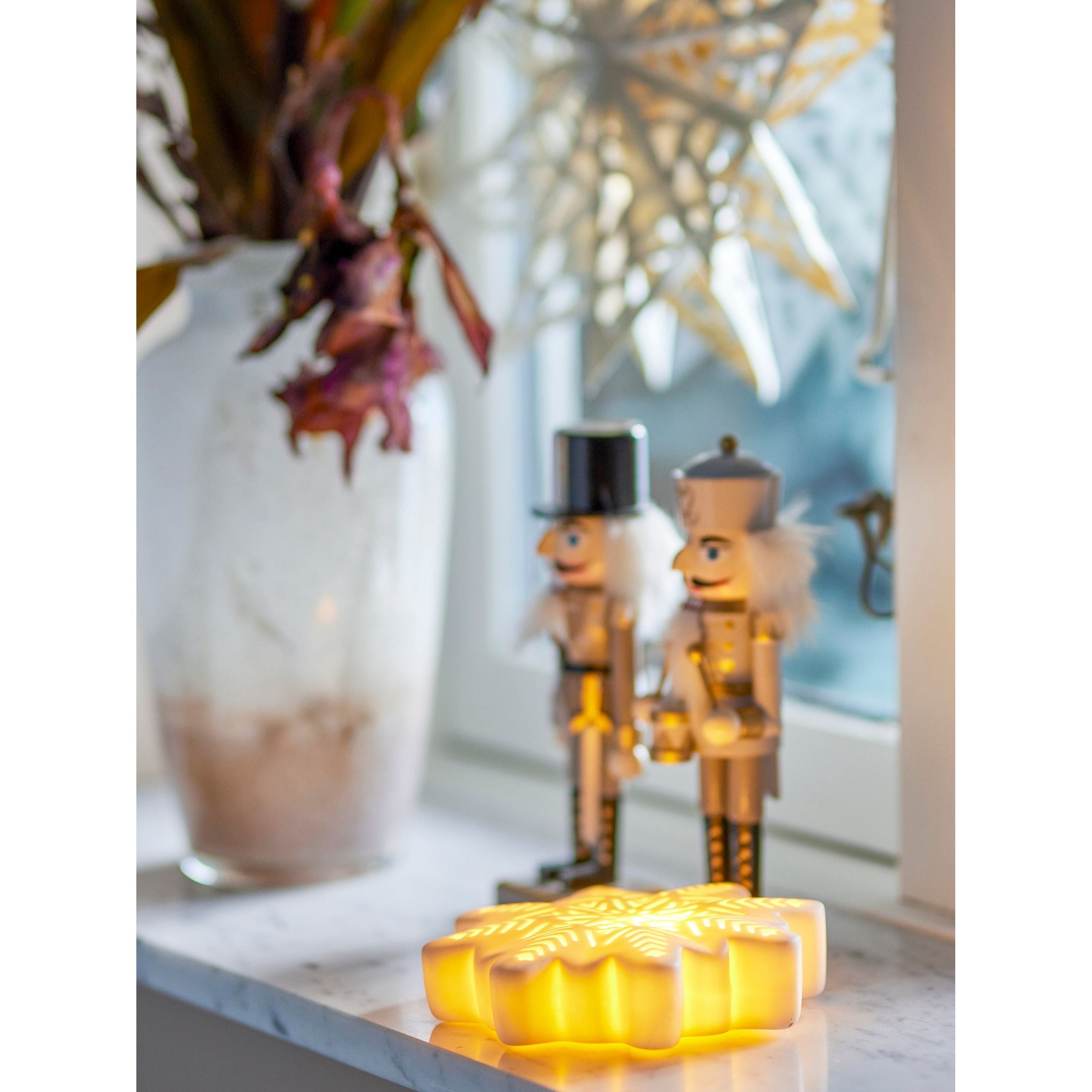 Bloomingville Flake Deco med ljus, vit, stengods