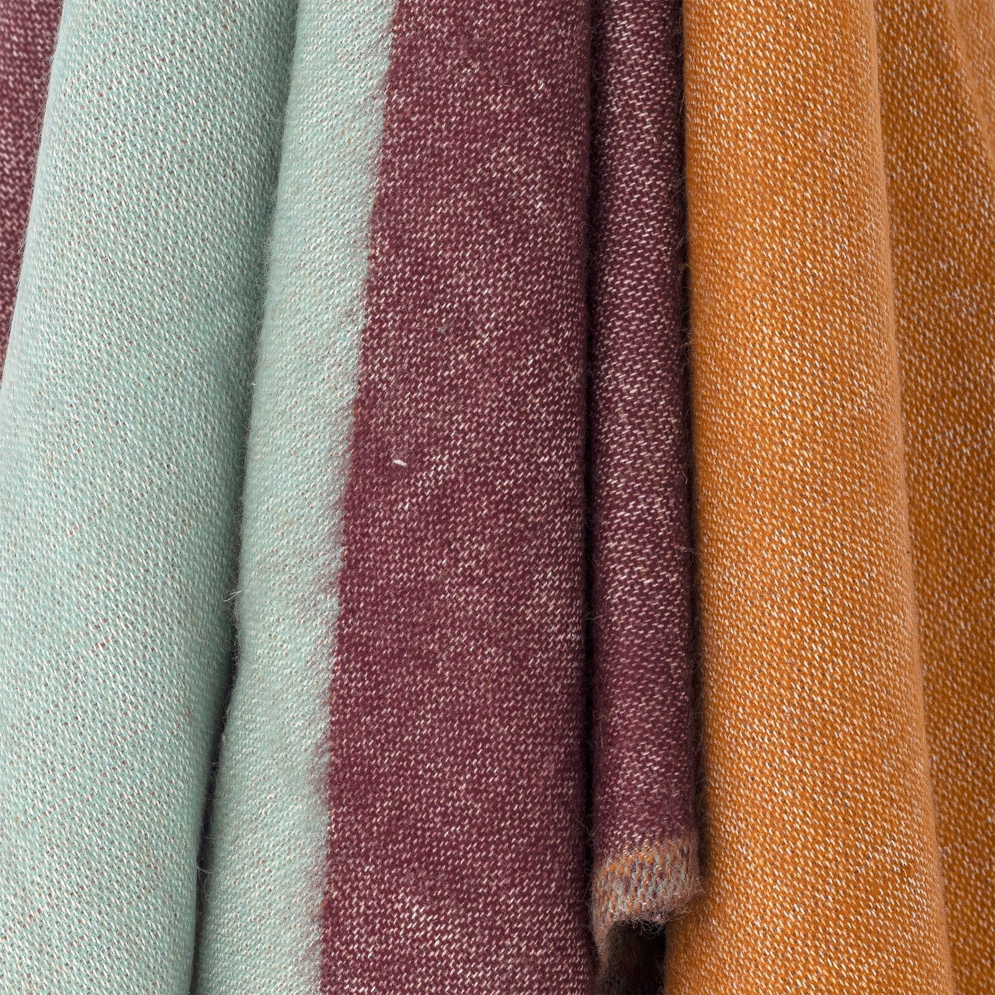 tBloomingville Ara Pläd, Röd, Akryl