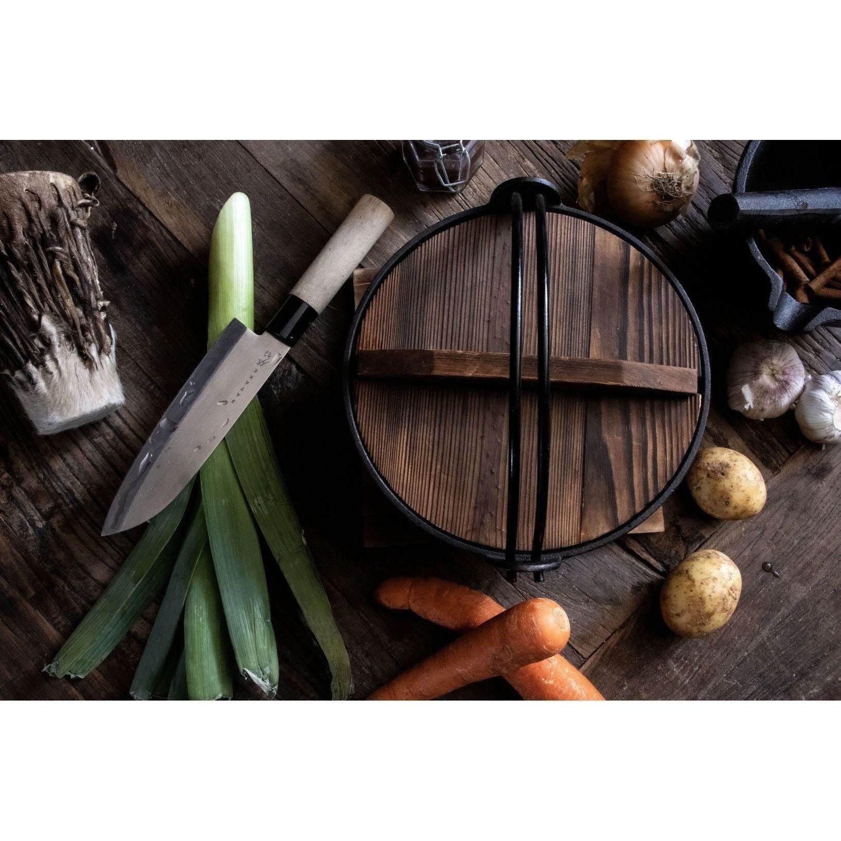 Satake Gjutjärnsgryta Med Ugnssäkert Lock & Trälock Ø 21 cm 1,8 L