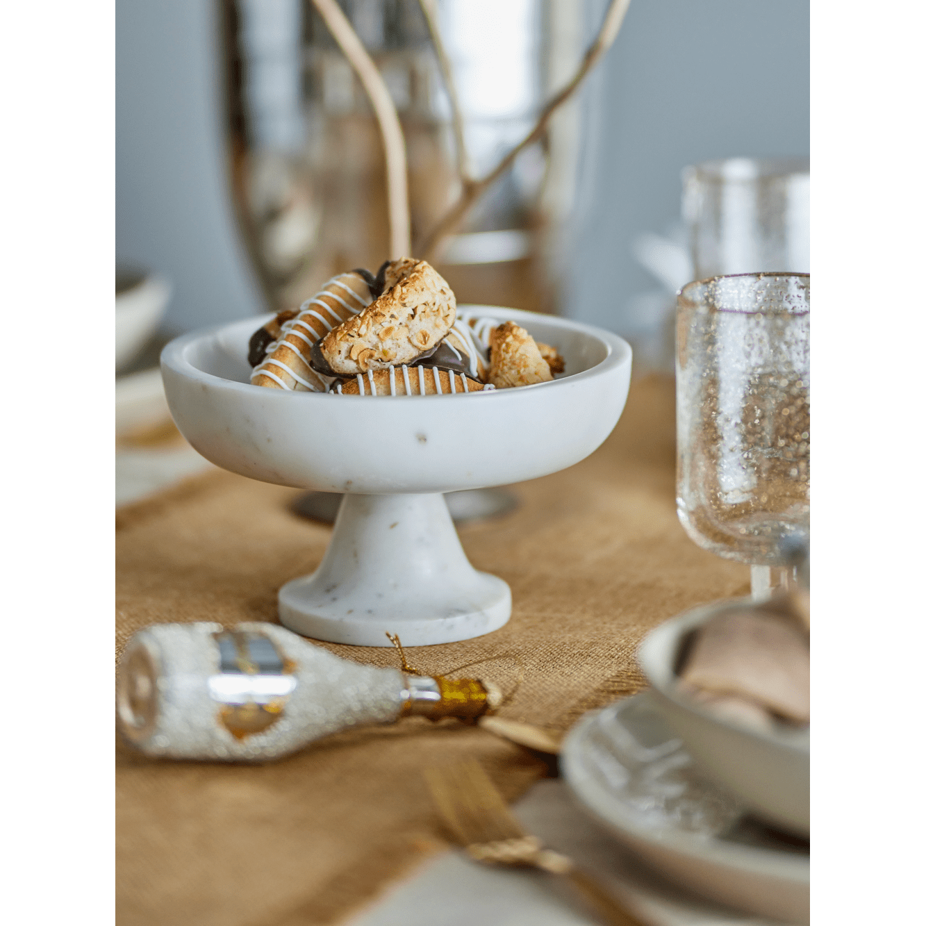 Bloomingville Eris Piedestalsskål Vit Marmor ⌀20,5 cm