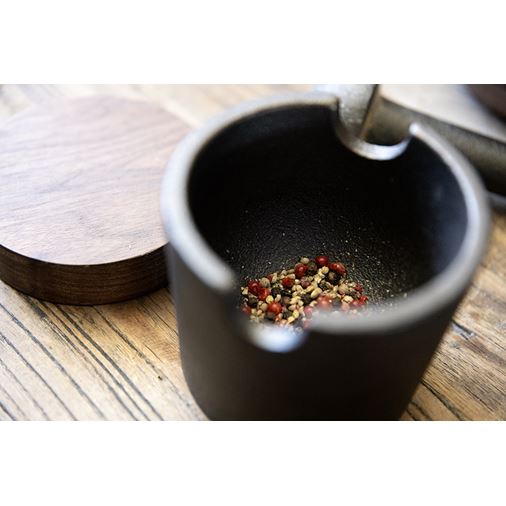 Satake Mortel i gjutjärn och Valnöt