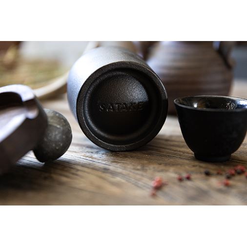 Satake Mortel i gjutjärn och Valnöt