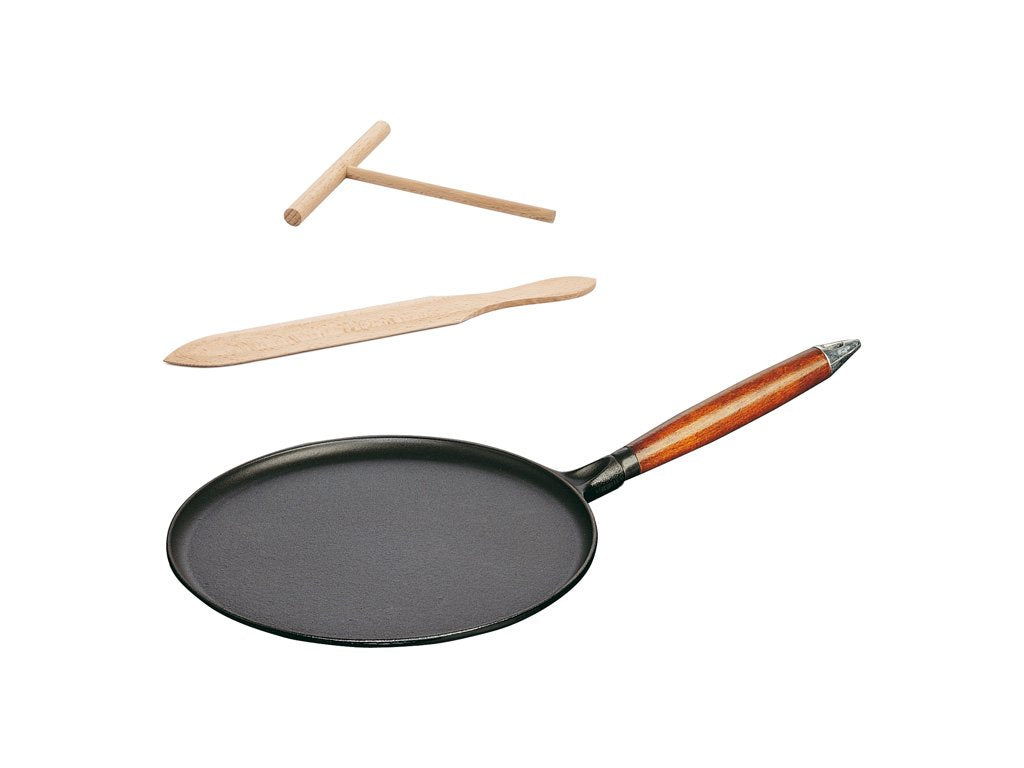 Staub Crepe-panna 28 cm, med crepevändare och spridare, trähandtag, gjutjärn