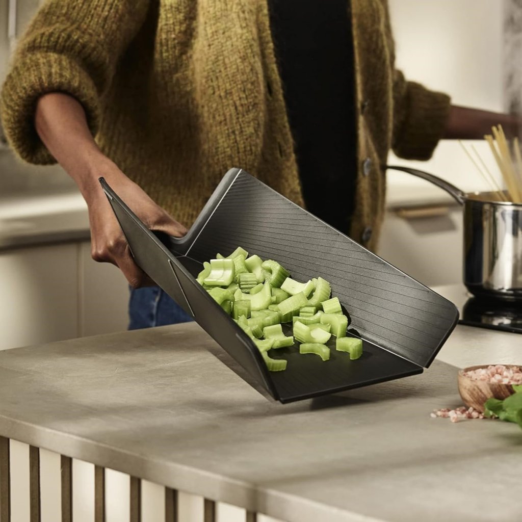 Joseph Joseph Skärbräda CHOP2POT 60202 38 x 21 cm, svart, plast