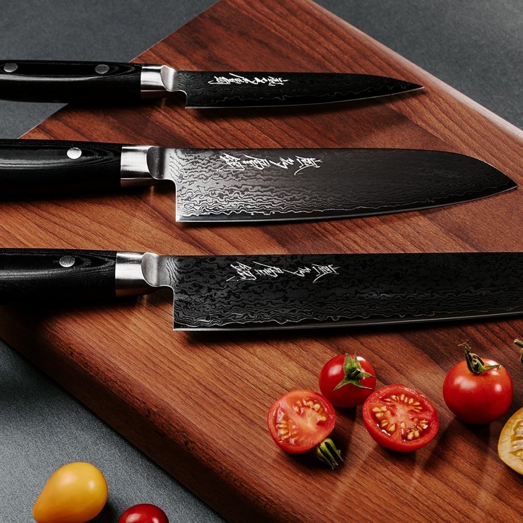 Yaxell Santoku kniv RAN PLUS 12,5 cm, svart