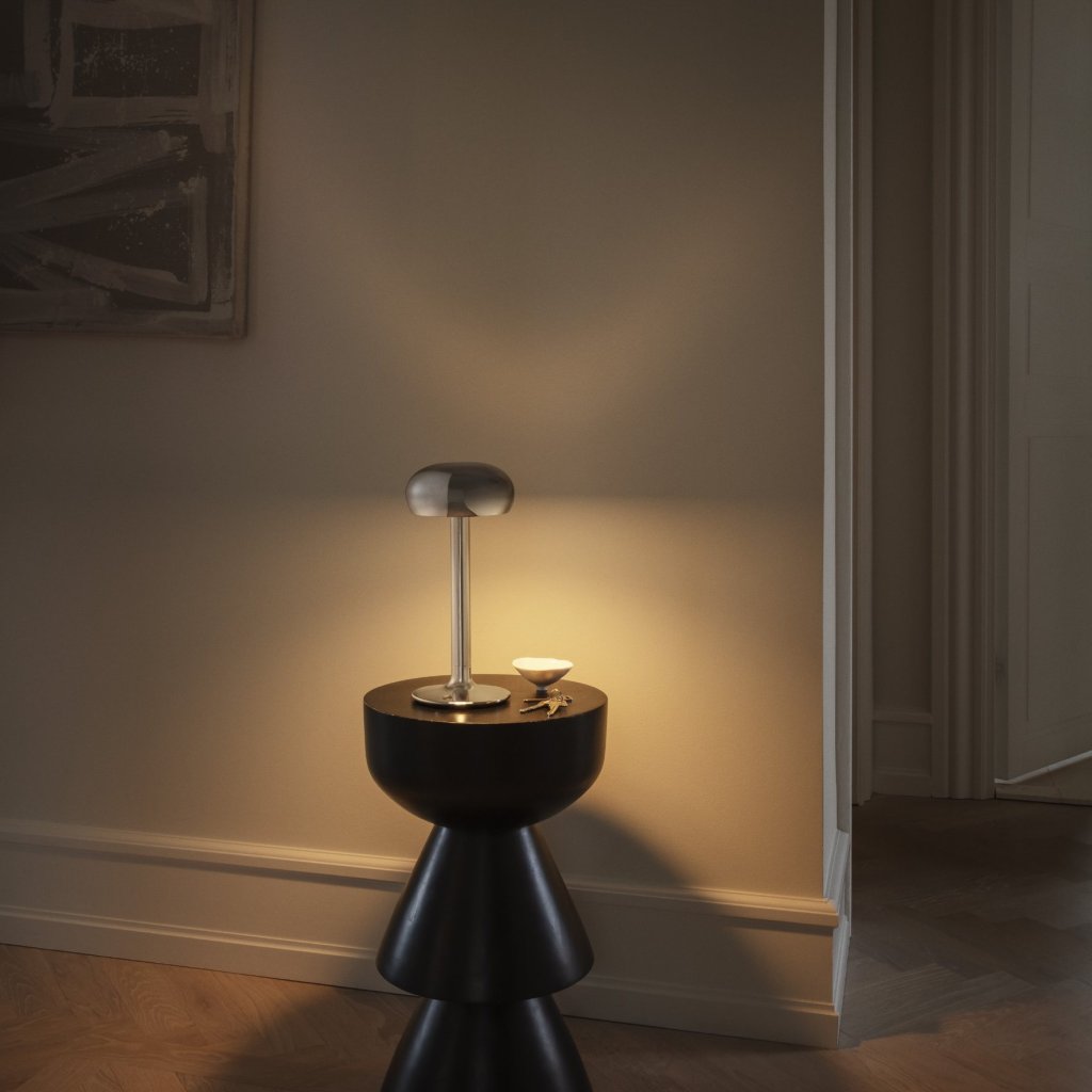 Eva Solo Bärbar bordslampa EMENDO 29 cm, LED, krom