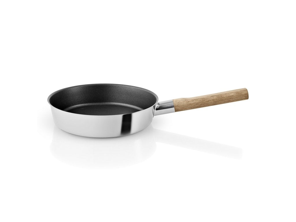 Eva Solo Non-stick stekpanna NORDIC KITCHEN 24 cm, med trähandtag, rostfritt stål