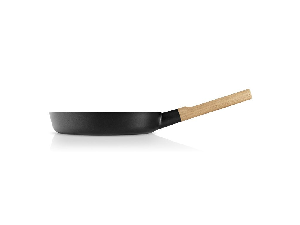 Eva Solo Non-stick stekpanna NORDIC KITCHEN 24 cm, med trähandtag
