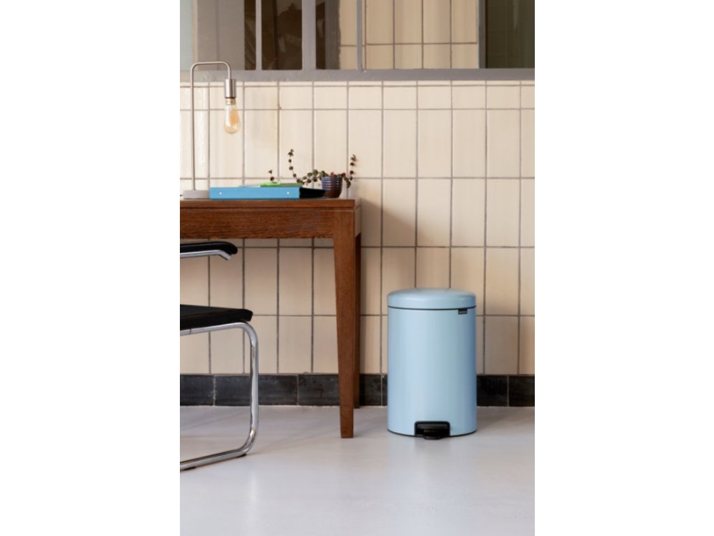 Brabantia Pedalhink NEWICON 20 l, ljusblå