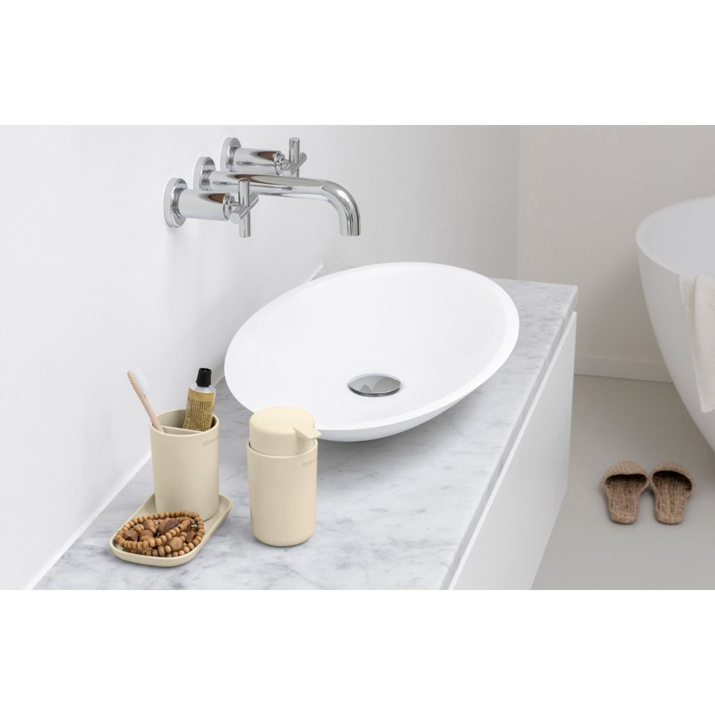 Brabantia Dispenser för flytande tvål och tandborstkopp i set RENEW mjuk beige