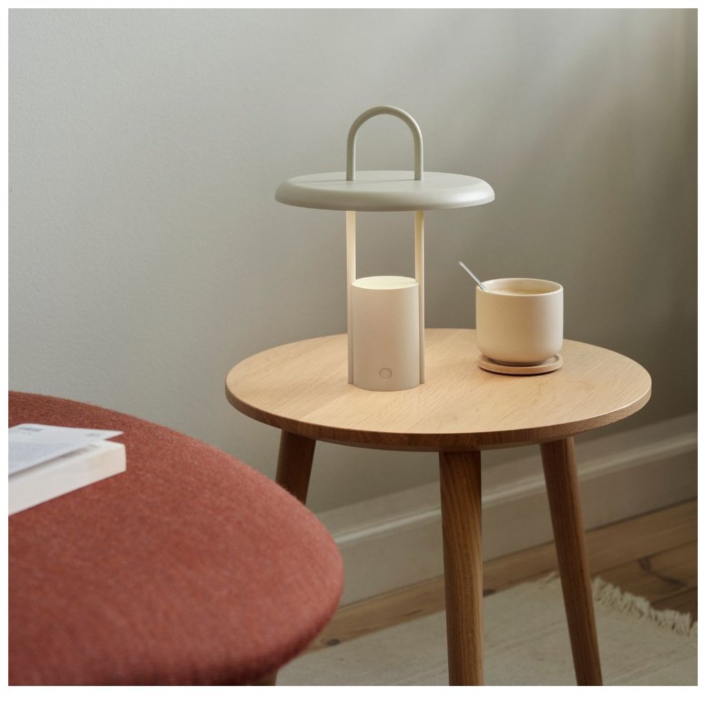 Stelton Bärbar bordslampa PIER 25 cm, LED, sand
