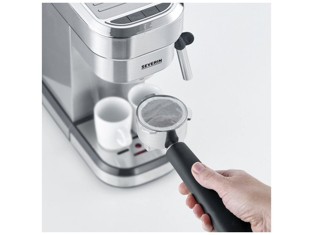 Severin Halvautomatisk kaffemaskin KA 5995, med baristatillbehörssats