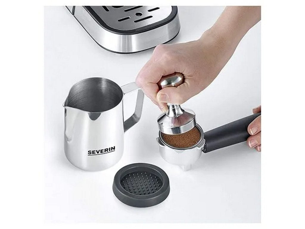 Severin Halvautomatisk kaffemaskin KA 5995, med baristatillbehörssats