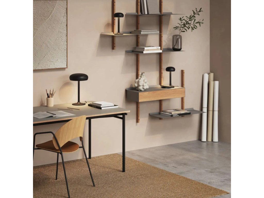 Eva Solo Bordslampa EMENDO 29 cm, med trådlös Qi-laddare, svart